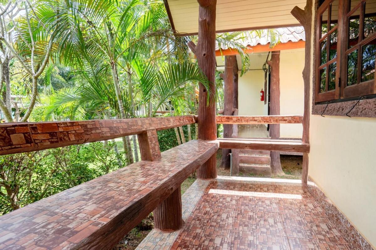 Lanta School Beach Resort Ko Lanta Exterior foto